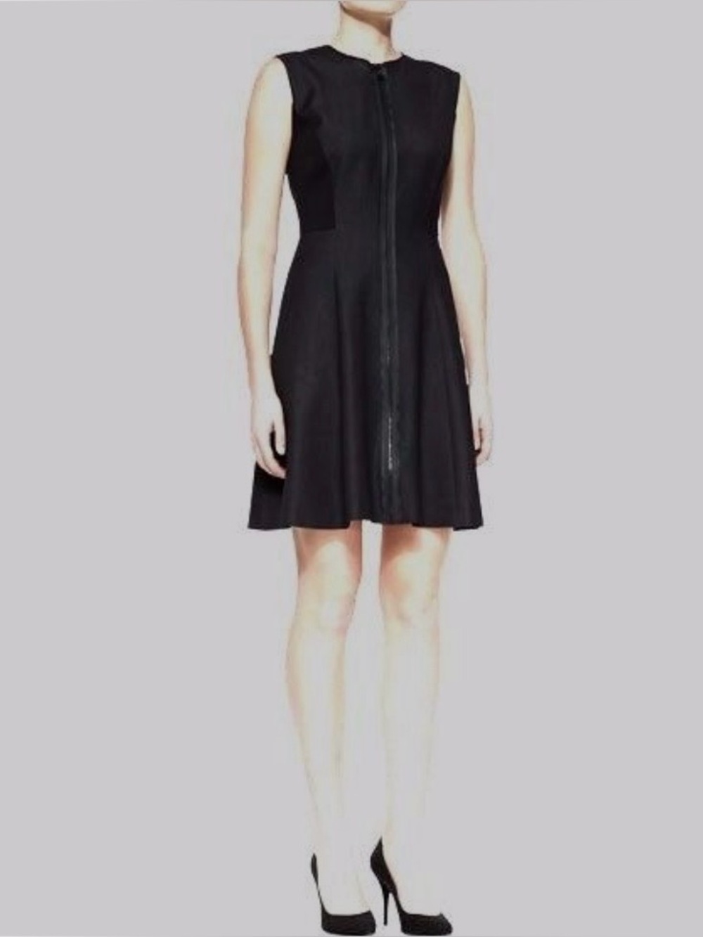 Classic sleeveless T Tahari “Tristan• little black dress with front zip